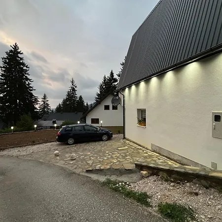 Snjezna Kraljica 2 *